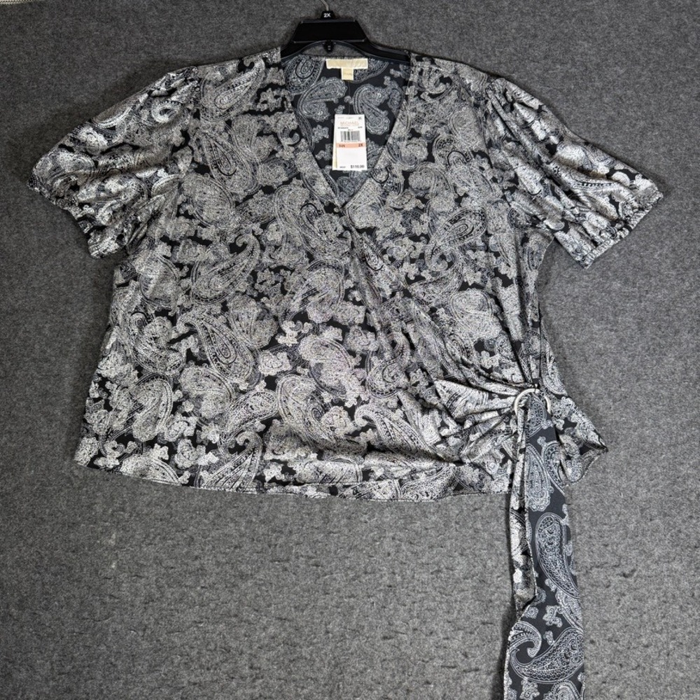 Michael Kors Womens 2X Paisley Metallic Wrap Top Silver Black‎ Short Sleeve NEW